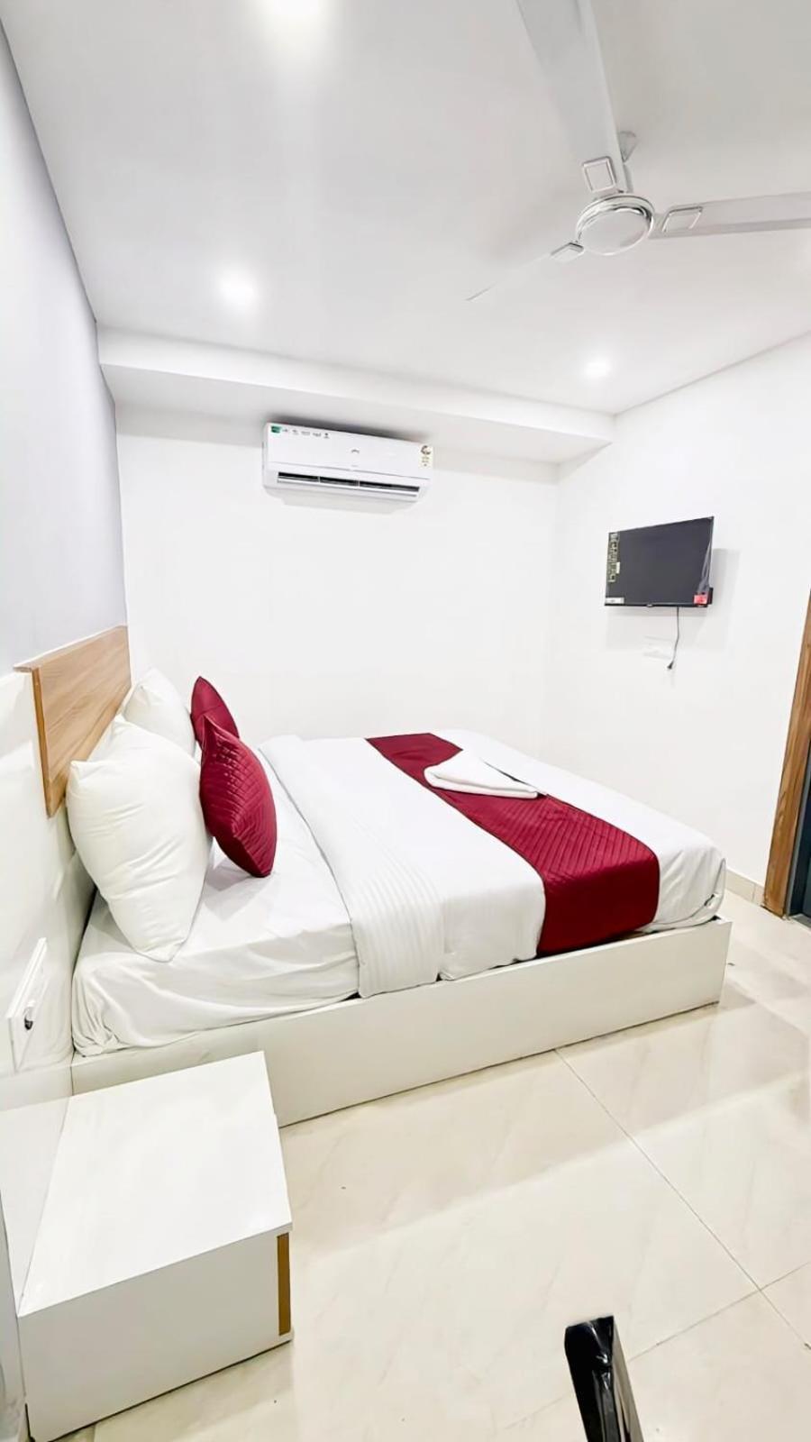 Modern Town Hotel New Delhi Luaran gambar
