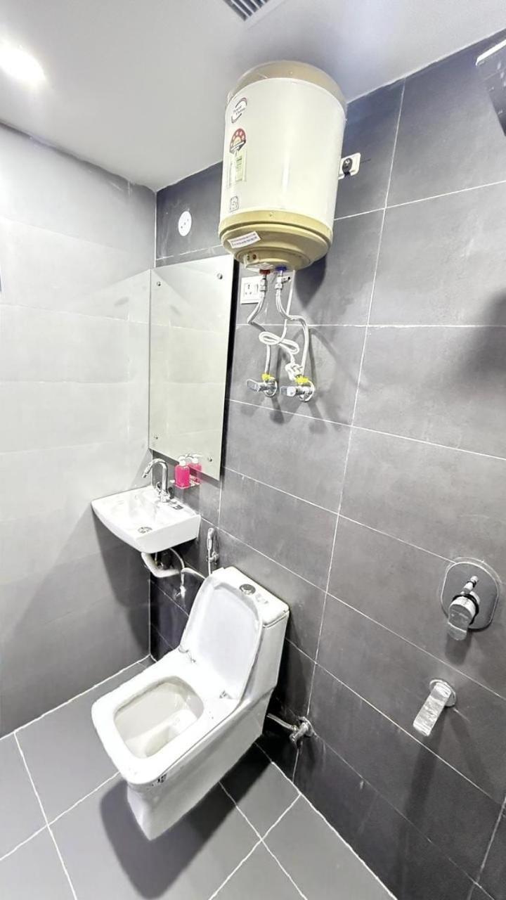 Modern Town Hotel New Delhi Luaran gambar