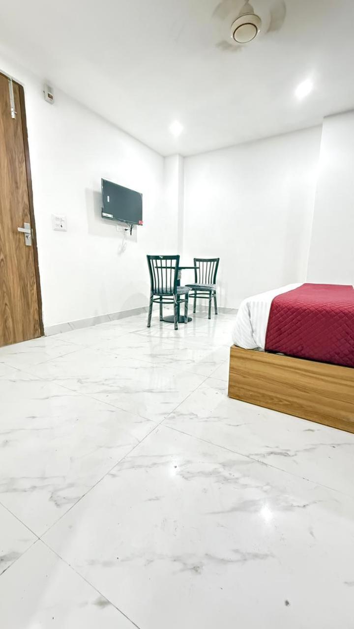 Modern Town Hotel New Delhi Luaran gambar
